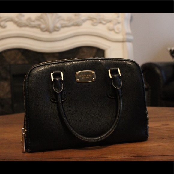 Michael Kors Handbags - Michael Kors purse